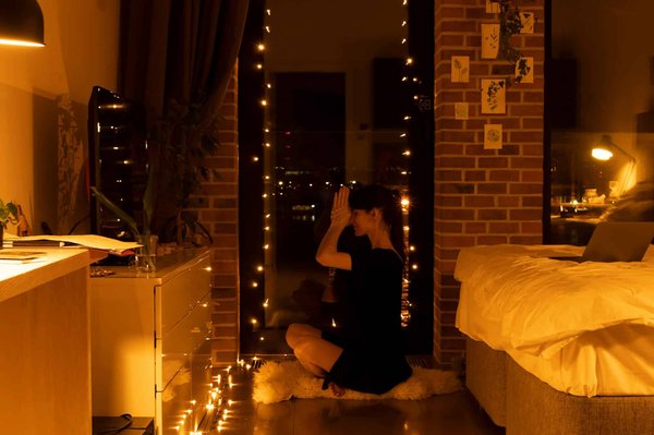 Wie gestaltet man ein effektives Heimtraining für Büroangestellte ohne Fitnessgeräte?