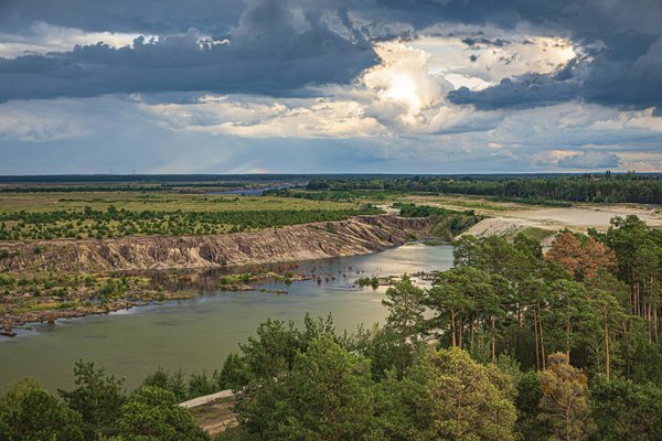 Welche Schritte sind notwendig, um ein altes Dachgeschoss zu einer modernen Loft-Wohnung umzubauen?